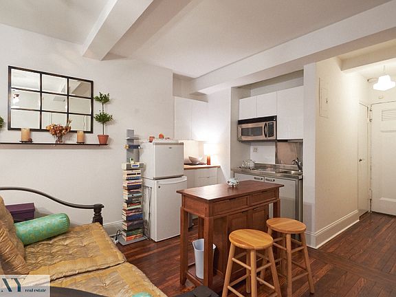 2nd image of 312 E 42nd St #313