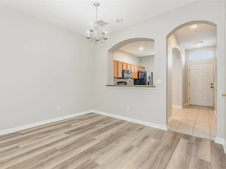 1125 Grantham Dr — Photo 12