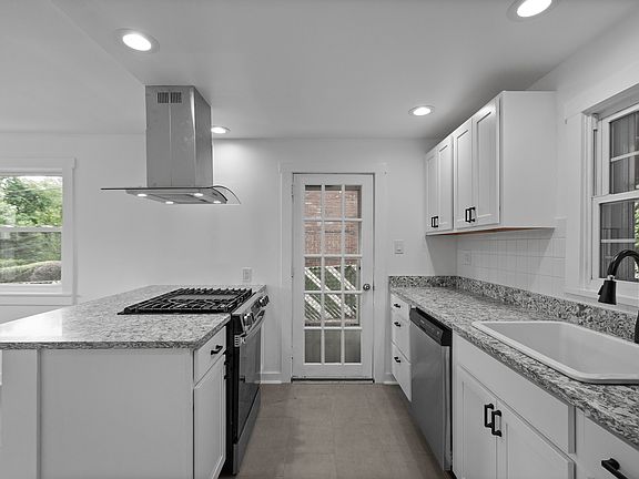 2nd image of 1454 Elizabeth Blvd