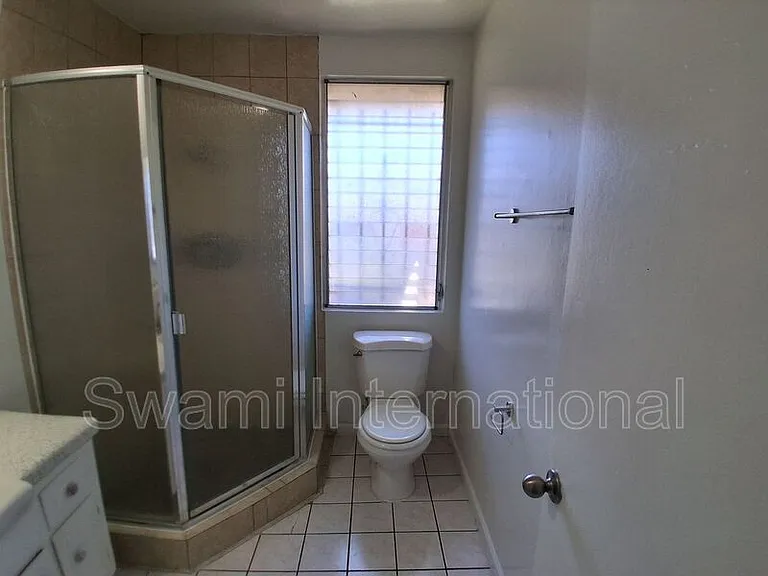 633 E 97th St #1 — Photo 20
