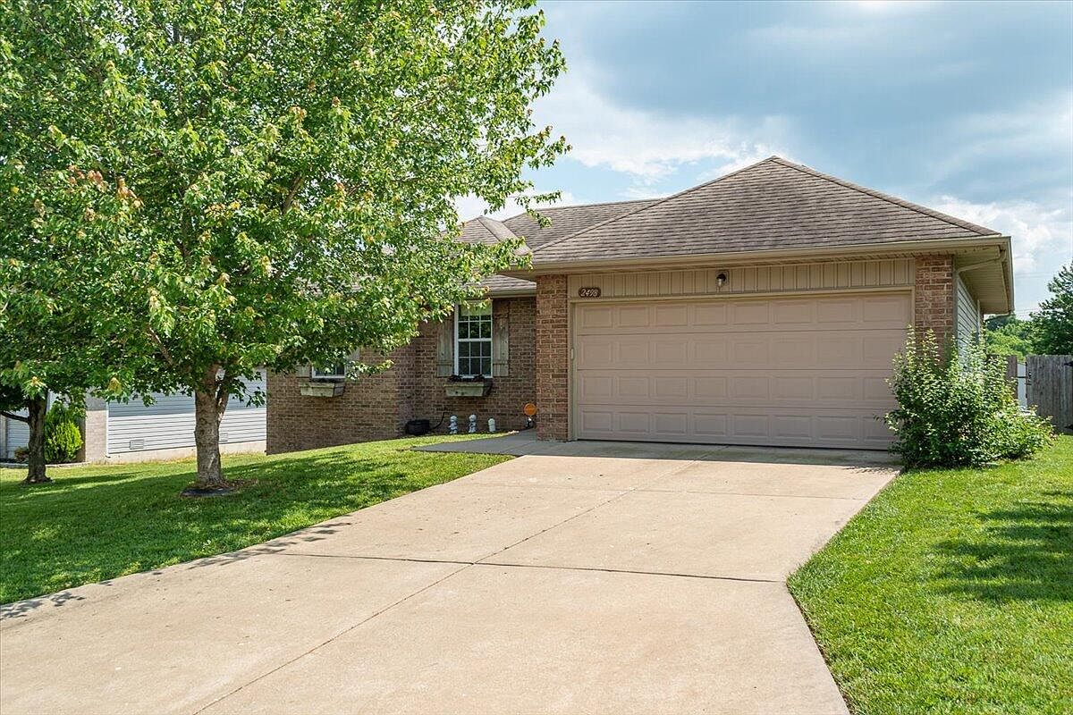 2498 West Cedar Creek Drive, Springfield, MO 65803 Zillow