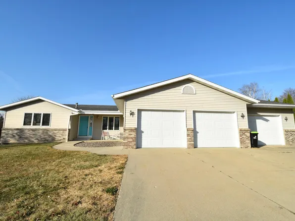 360 E 13th St, Zumbrota, MN 55992
