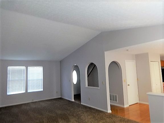 3rd image of 15 E Woodfield