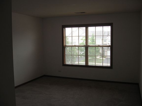 Master Bedroom w/ Walk in Closet