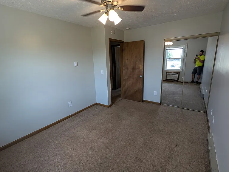 1550 Hawk Cir #D — Photo 12
