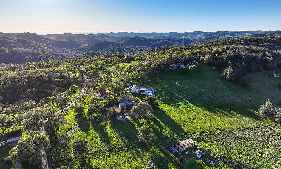 1st image of 3901 Luneman Rd