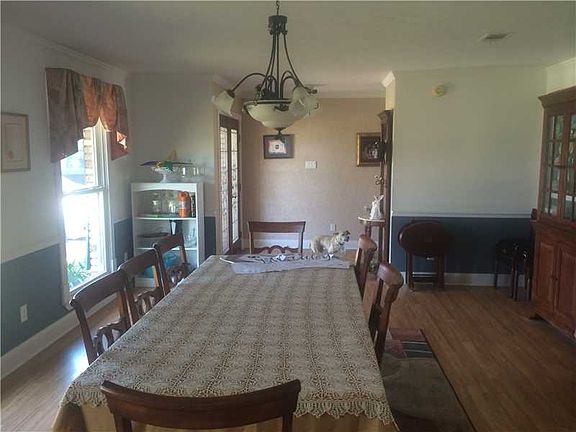 5th image of 12 Mercurey Dr