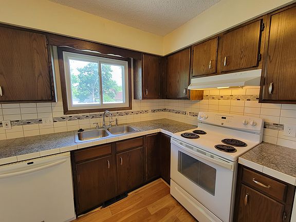2nd image of 510 Barnett Dr