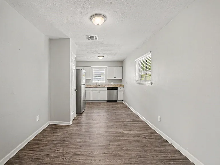 8807 Barton St — Photo 5