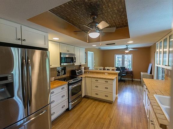 3rd image of 3231 Kingswood Dr