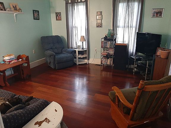 5th image of 805 E Washington Ave