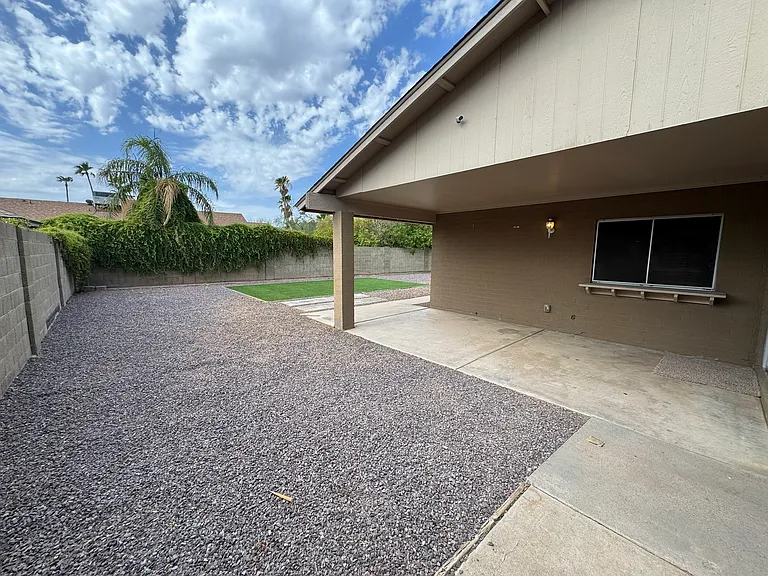 3201 W Paradise Ln — Photo 27