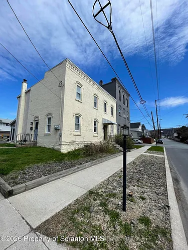 715 Mill St Photo 1
