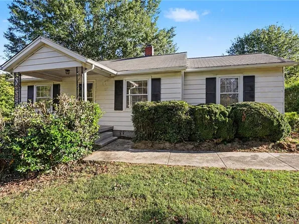 4929 Russwood Rd, Browns Summit, NC 27214