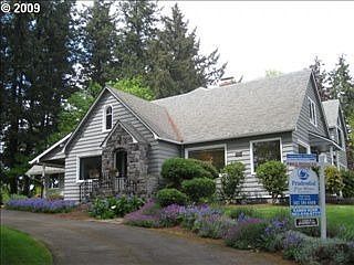 5th image of 1445 Beaumount Dr NW