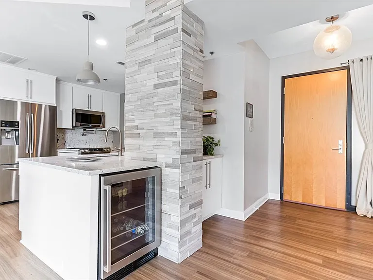 196 S Grant Ave #307 — Photo 5