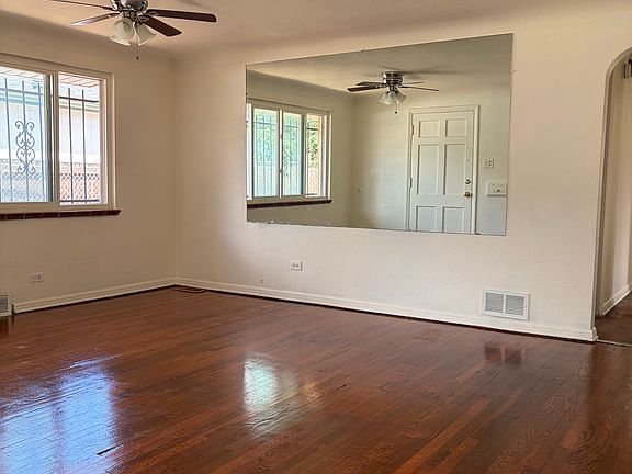 2nd image of 3074 Ivanhoe St