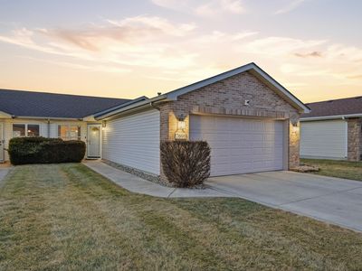 7696 Jackson St, Merrillville, IN, 46410