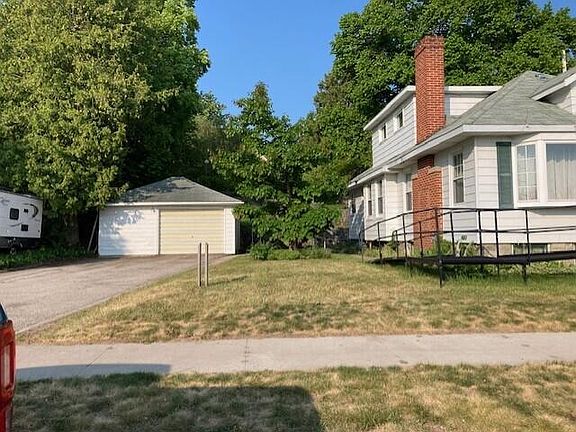 2nd image of 303 S 5th St