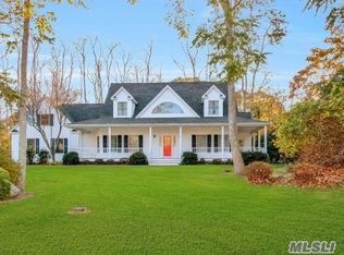 41 Waverly Ct, Wading River, NY 11792