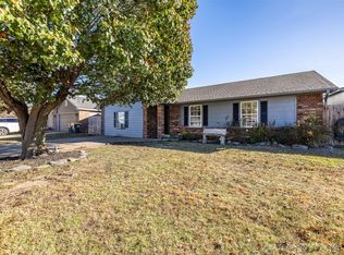 17715 S Santa Fe St, Mounds, OK 74047