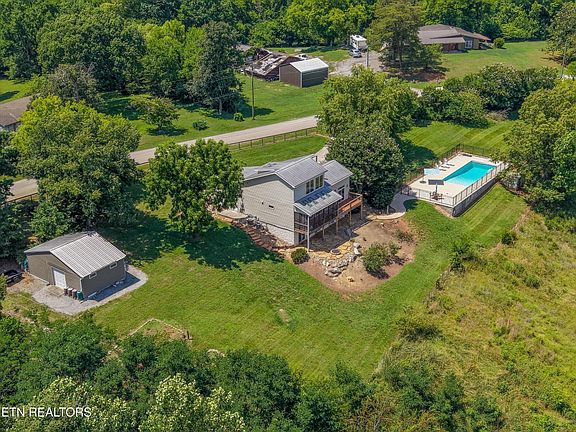 2nd image of 3133 High View Dr