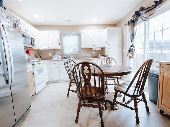 5th image of 12840 Kingsley Ct