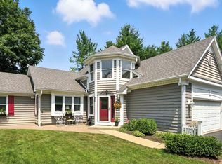 8210 Hillside Rd, Crystal Lake, IL 60012