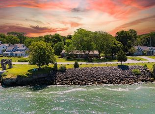 4520 E Cliff Rd, Port Clinton, OH 43452