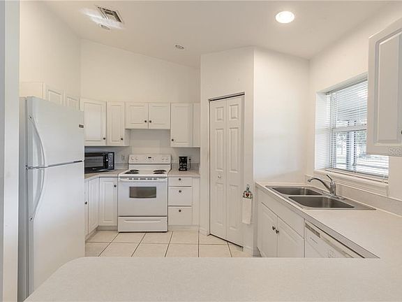 5th image of 16086 Ortega Dr