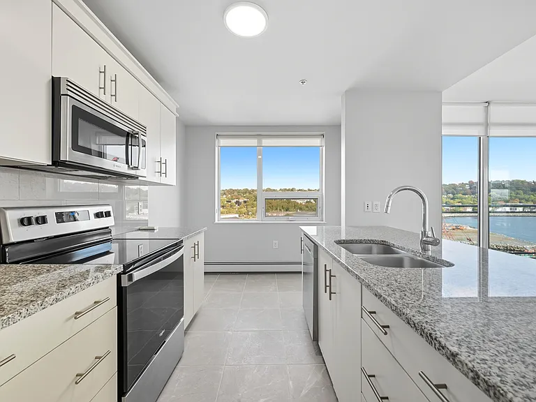 15 Kings Wharf Pl #602 — Photo 12