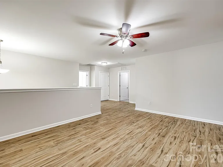 1412 Bramblewood Dr — Photo 16