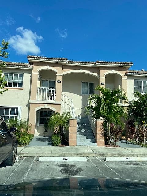 1st image of 2721 SE 12th Pl Unit 203