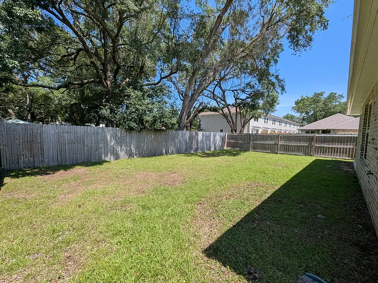 947 Kenzie Ln — Photo 21