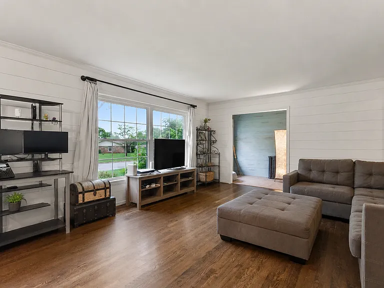 3836 Blackberry Ln — Photo 3