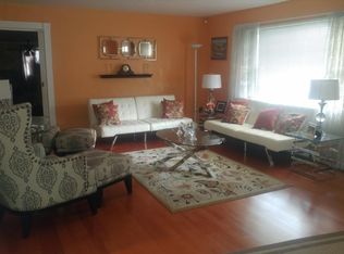 1 Glover Ln, Willingboro, NJ 08046