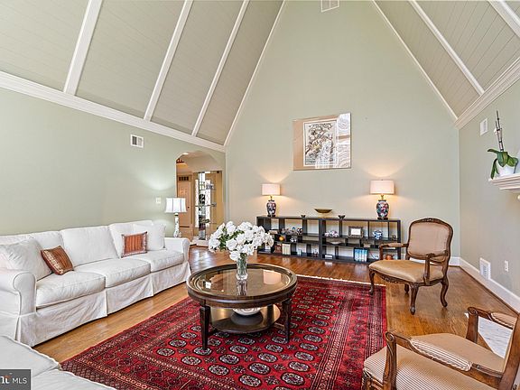 5th image of 10908 Riverwood Dr