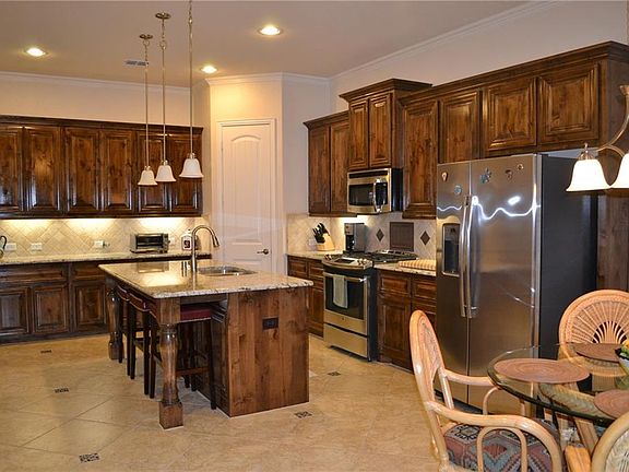 2nd image of 121 Chelsea Ct