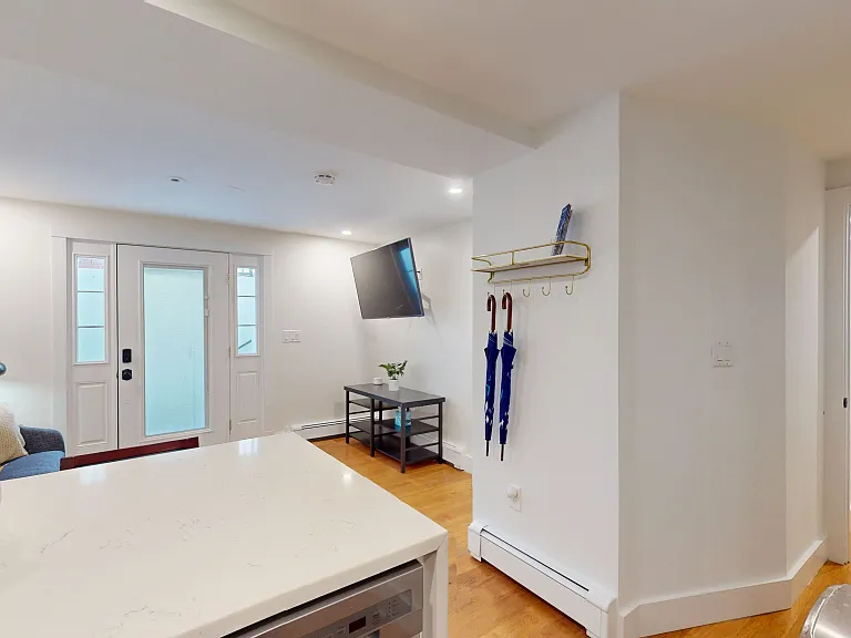 36 Montgomery St — Photo 6