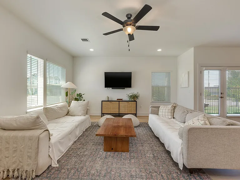 8801 Looksee Ln — Photo 1