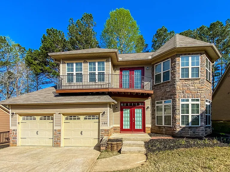 184 Greenview Dr — Photo 1