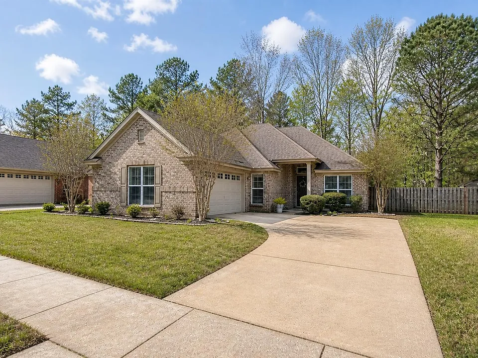 3712 Claiborne Cir