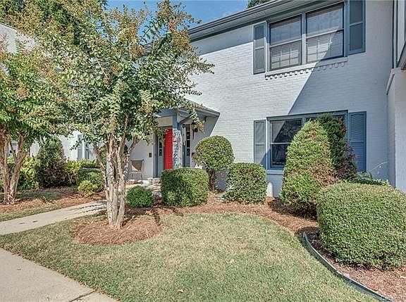 4th image of 1208 E Franklin Blvd E #L