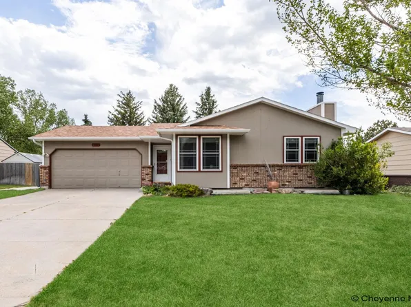2609 Plains View Rd, Cheyenne, WY 82009
