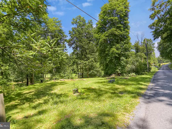 206 Schoolhouse Rd, Duncannon, PA 17020