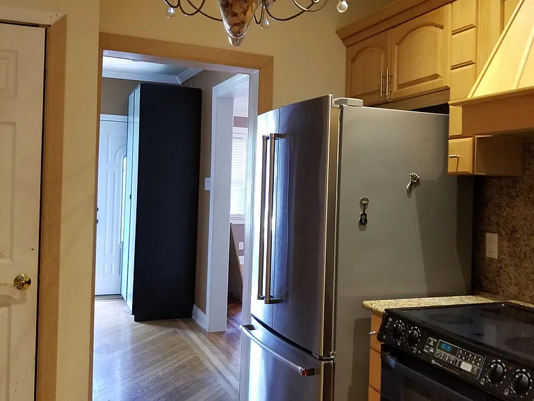 Alpine Ave — Photo 3