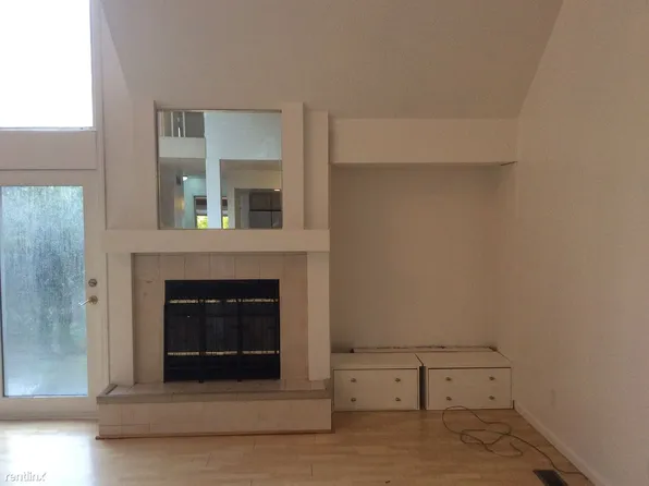 4002 Norfolk Ct, Lansing, MI 48910