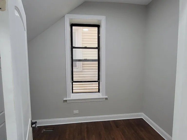 1157 W 19th St #1 — Photo 10