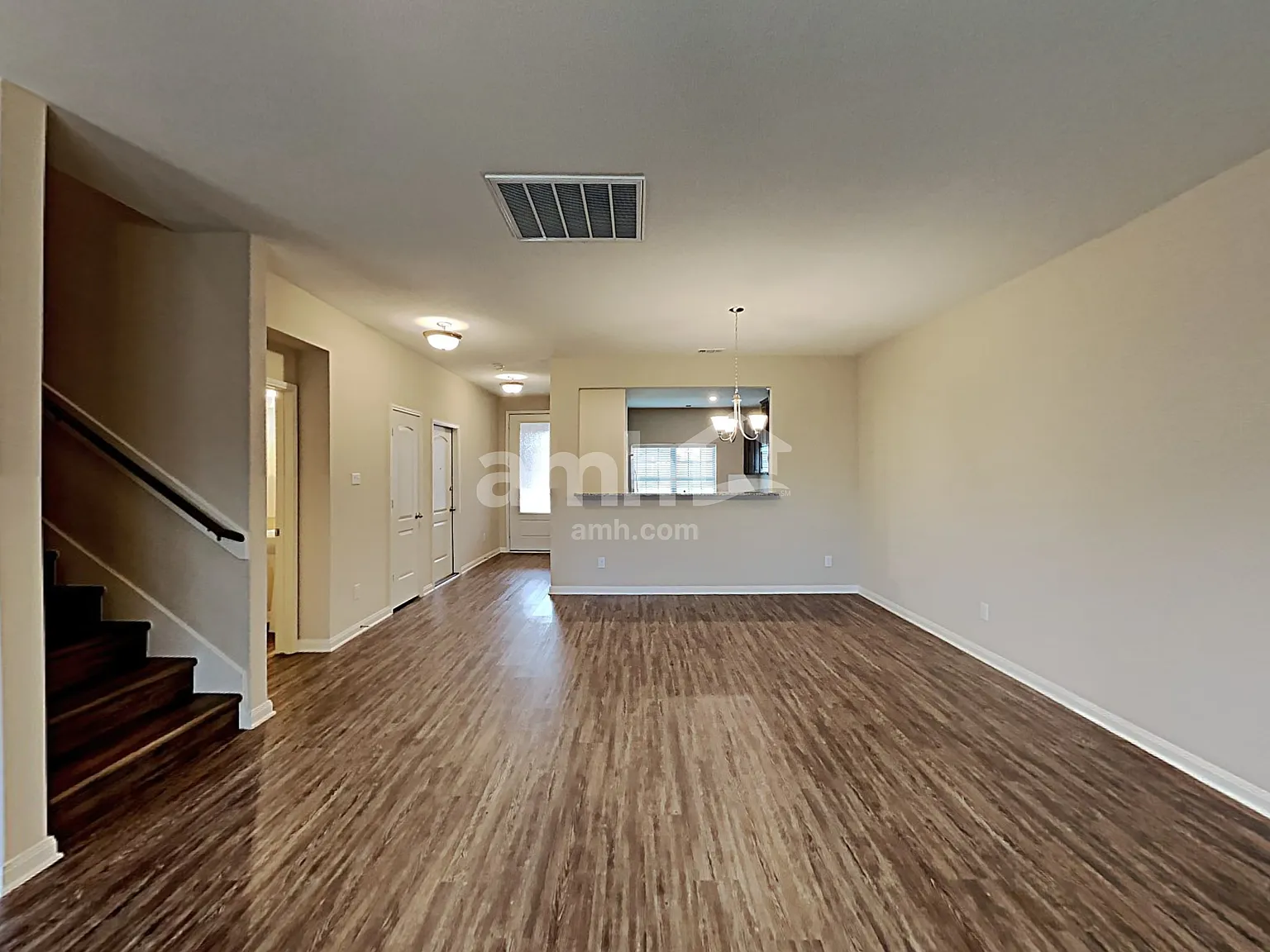 5 bed, 2.5 bath, 2758 sqft, $2,540 — Photo 4