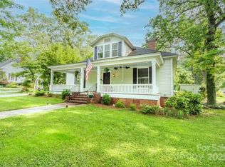 636 N Center St, Statesville, NC 28677